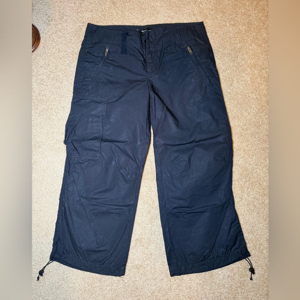 Express Women's Black Cargo Capris